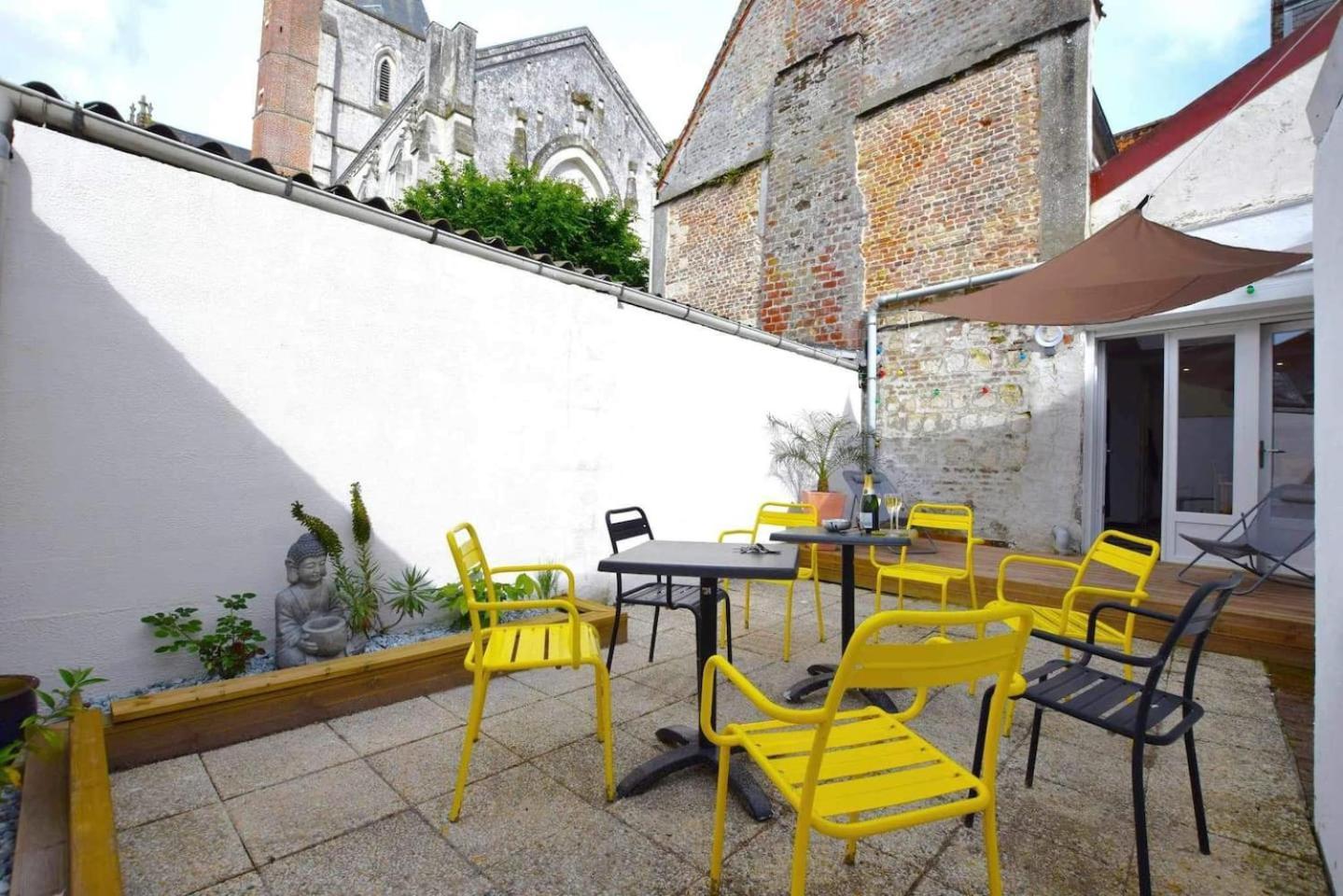 Le Notre Dame Villa Ardres Bagian luar foto